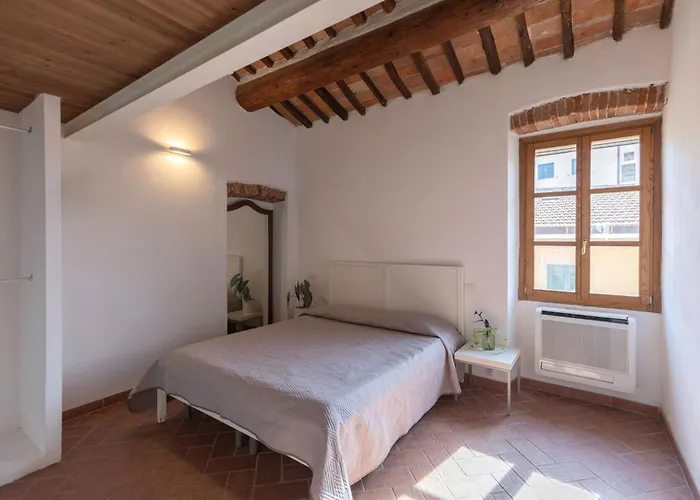 Piazzetta 5 By Elbasummer * 费拉约港